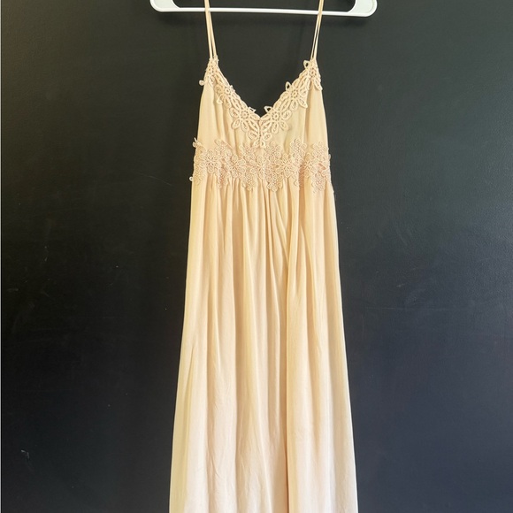 Forever 21 | Dresses | Forever 2 Cream Maxi Dress | Poshmark